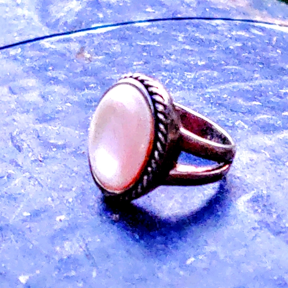 Vintage Pink Mother of Pearl Sterling Silver Ring
